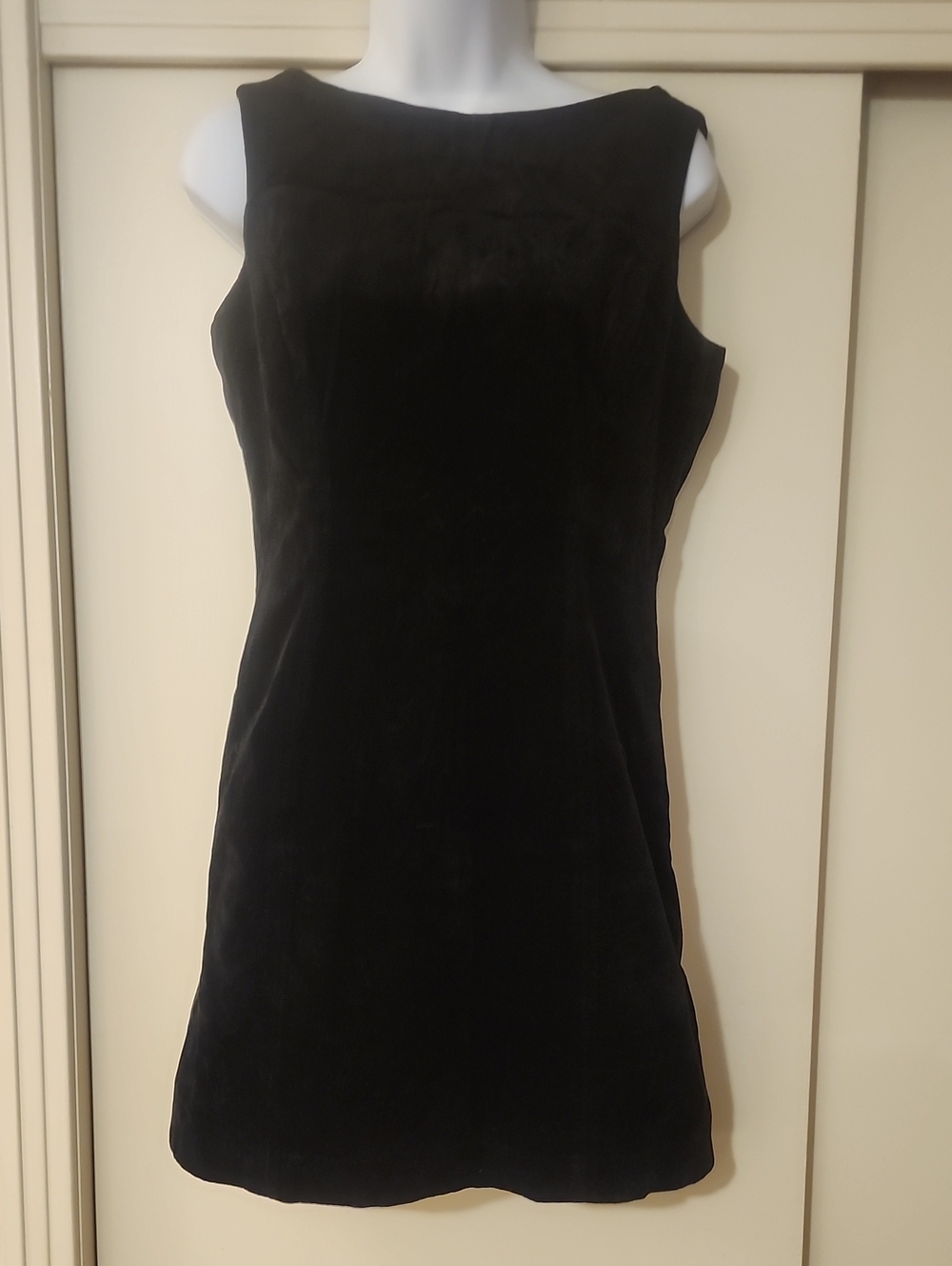GAP Black Sleeveless Mini Velvet Dress